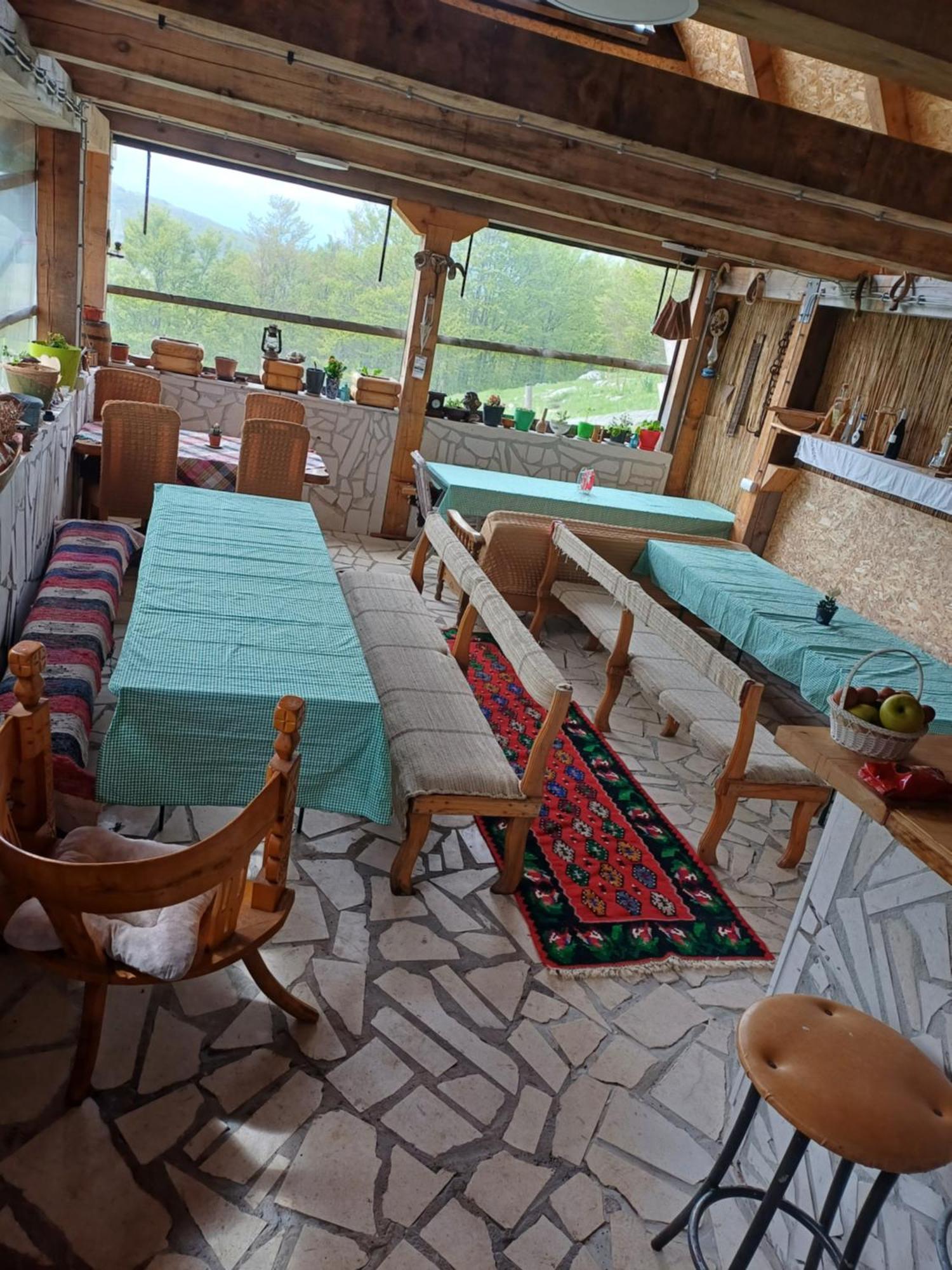 Katun Ljeljenak Hotell Plužine Exteriör bild
