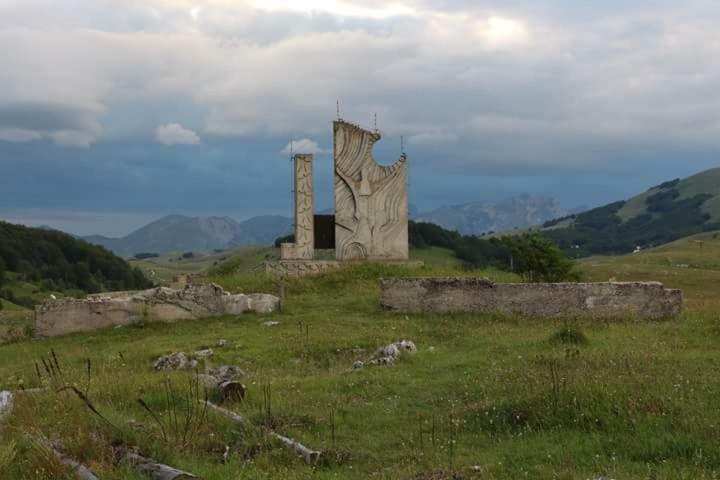 Katun Ljeljenak Hotell Plužine Exteriör bild